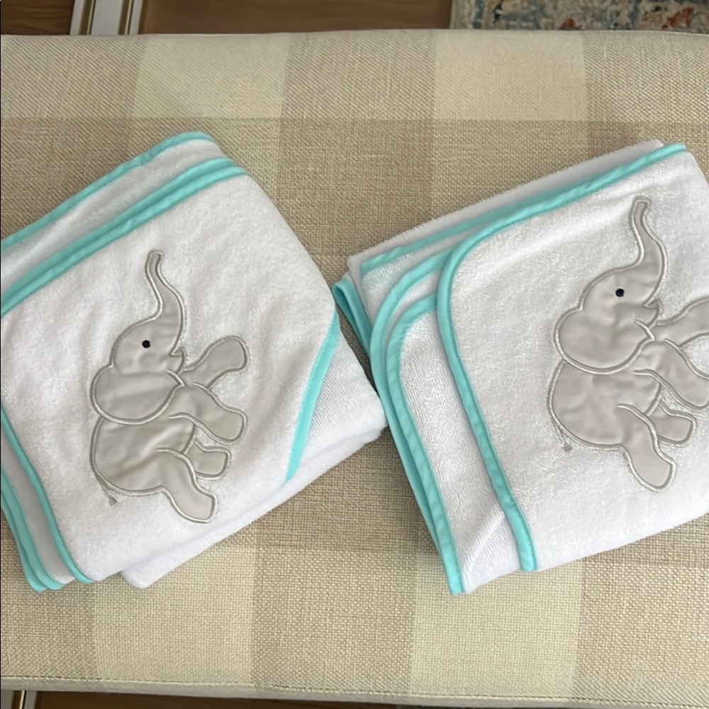 Set of 2 baby hooded bath towels